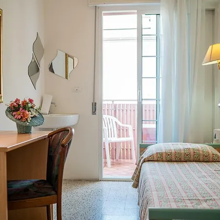 Отель Marco Polo 2*