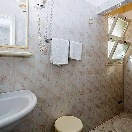 Marco Polo Hotel 2*