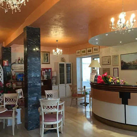Marco Polo Hotel 2*